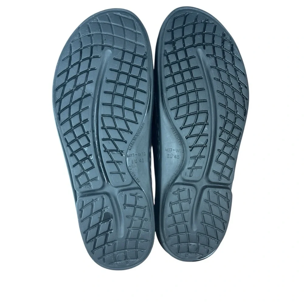 EUC OOFOS Men's Ooahh Black Slide Sandals Sz EU 46 (see pics for sizing)